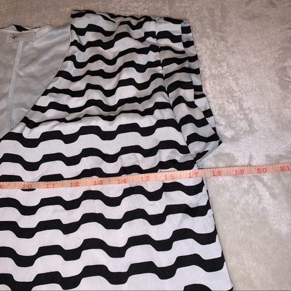 Everly Dress - Picture 4 of 10